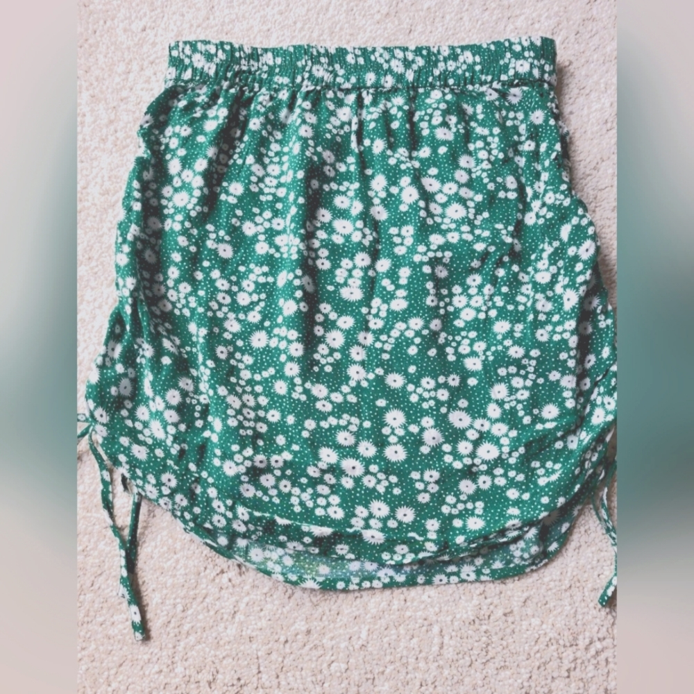 PAC SUN LA HEARTS Skirt...juniors M